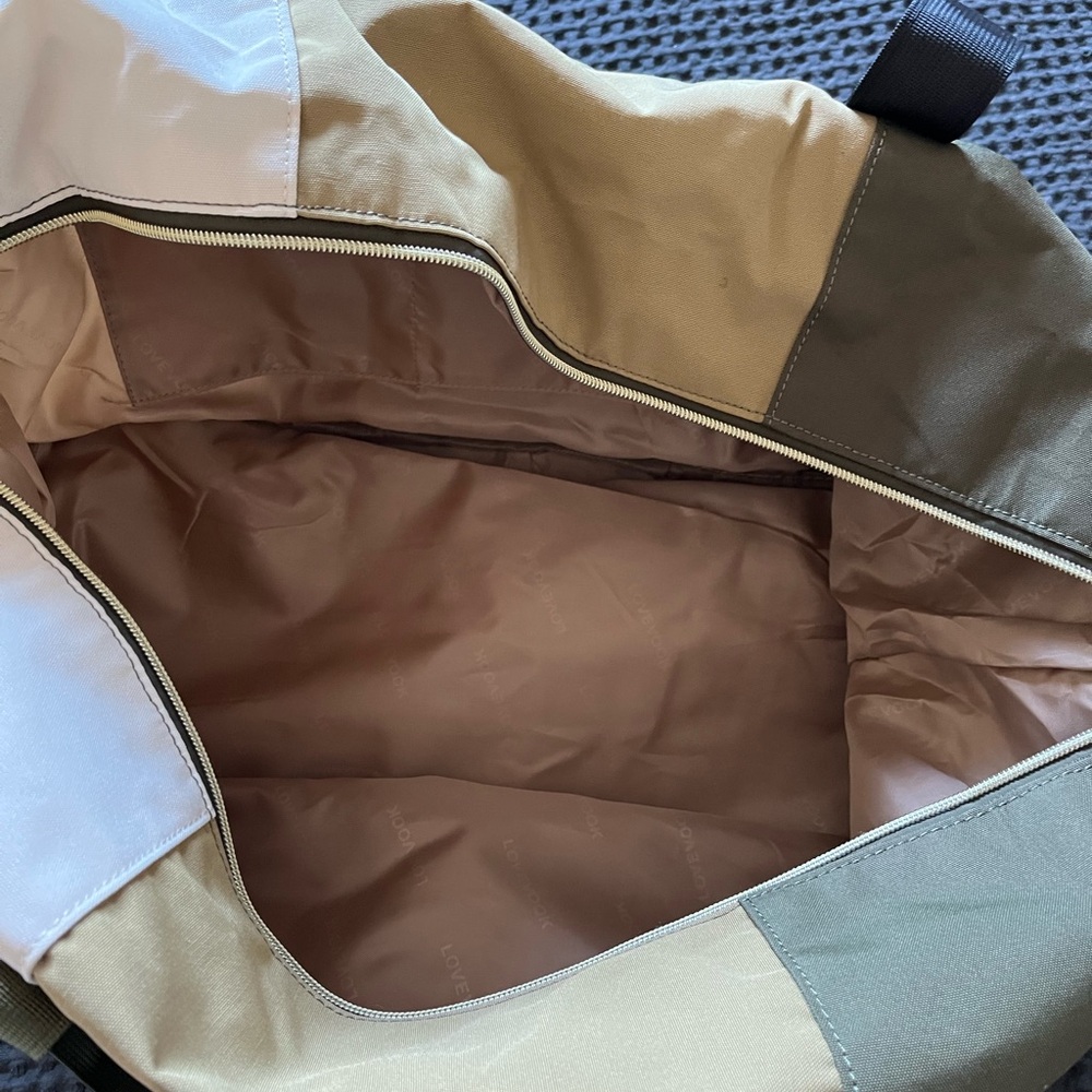 Multi-Color Versatile Travel Bag - Picture 2 of 11
